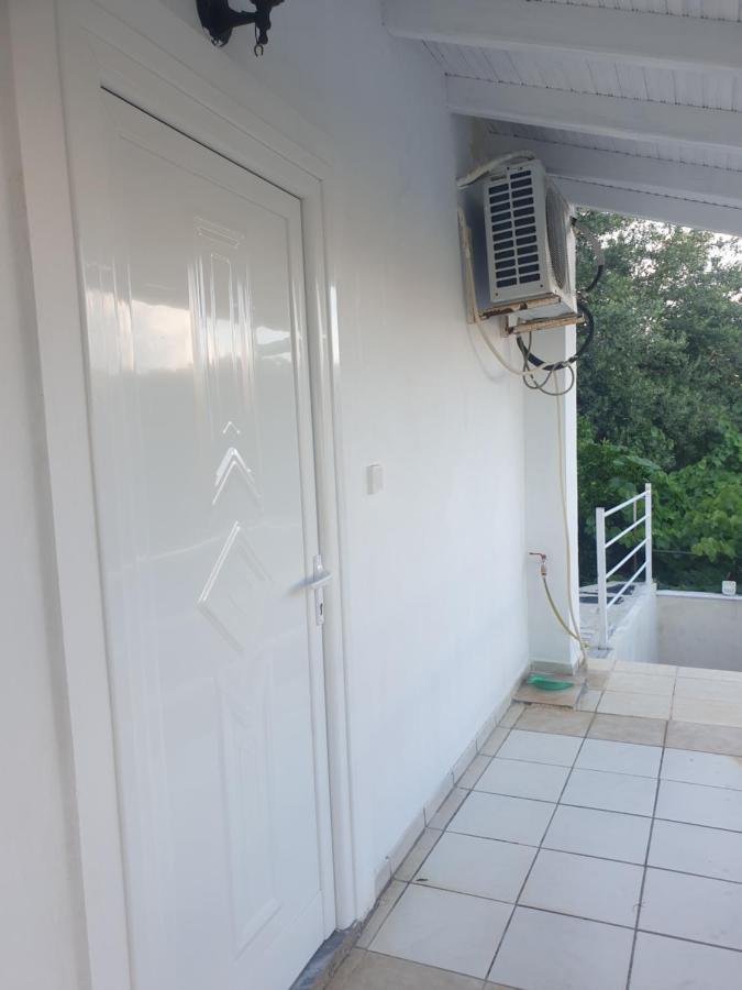Sarandë Rosemary Houseゲストハウス エクステリア 写真