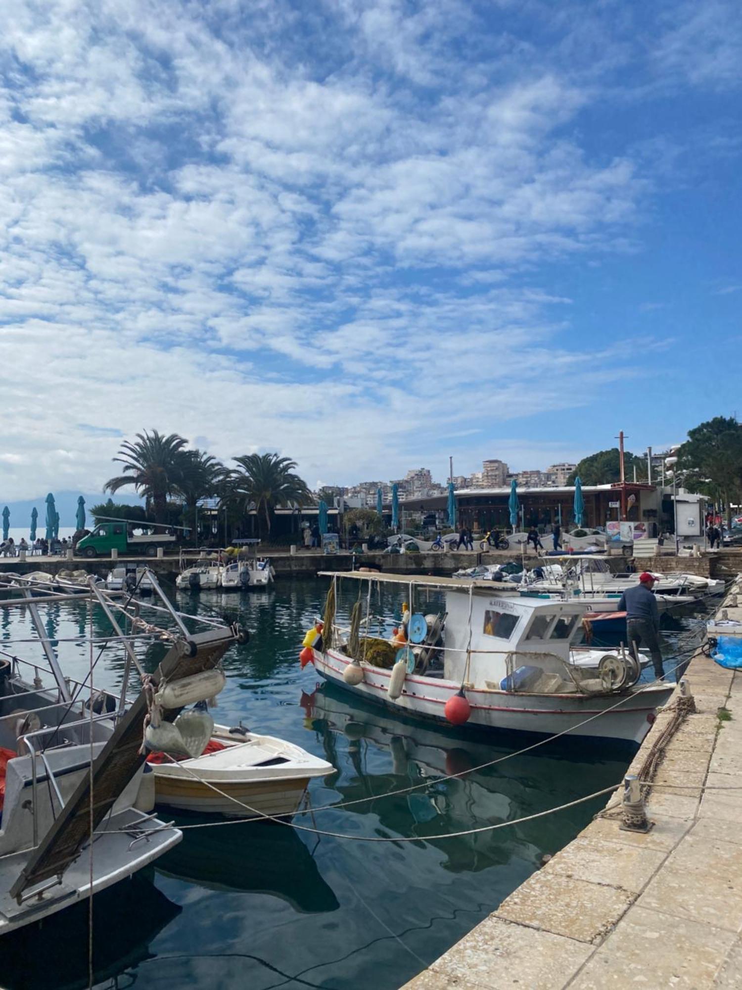 Sarandë Rosemary Houseゲストハウス エクステリア 写真